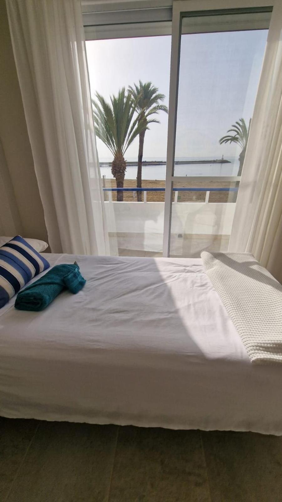 Beachfront Vila Valence Extérieur photo